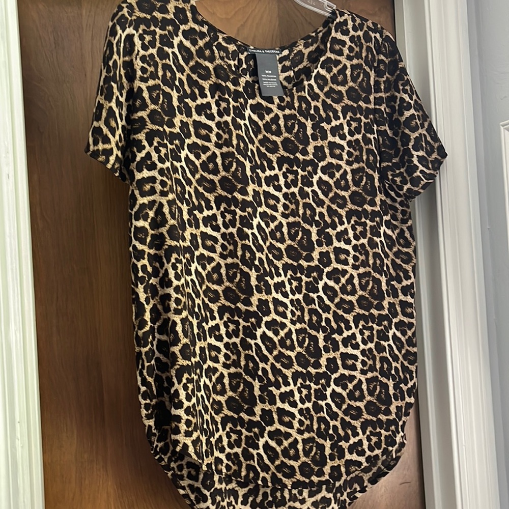 Short sleeve leopard print blouse